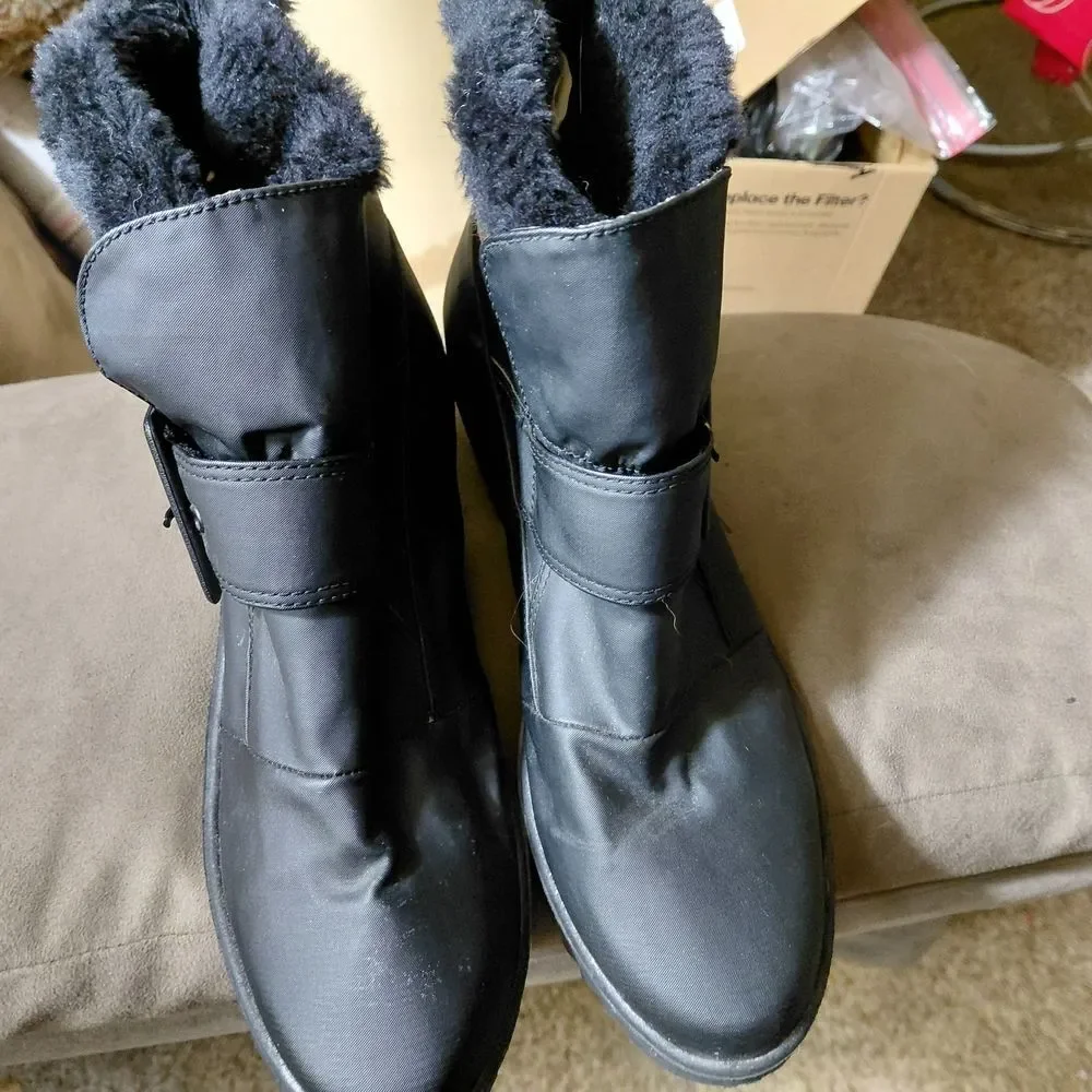 Naturalizer Black Winter Boots with Faux Fur Lining. NWOT.